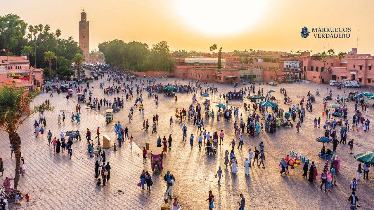 Marrakech-plaza-Jemaa-el-Fna.png